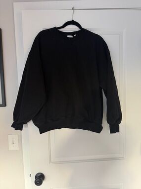 Aritzia Mega Fit Crew w/pockets